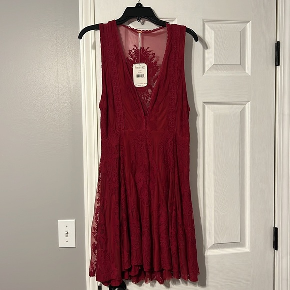 Free People BNWT Reign Over Me dress in Ruby color size 8 - Picture 3 of 6